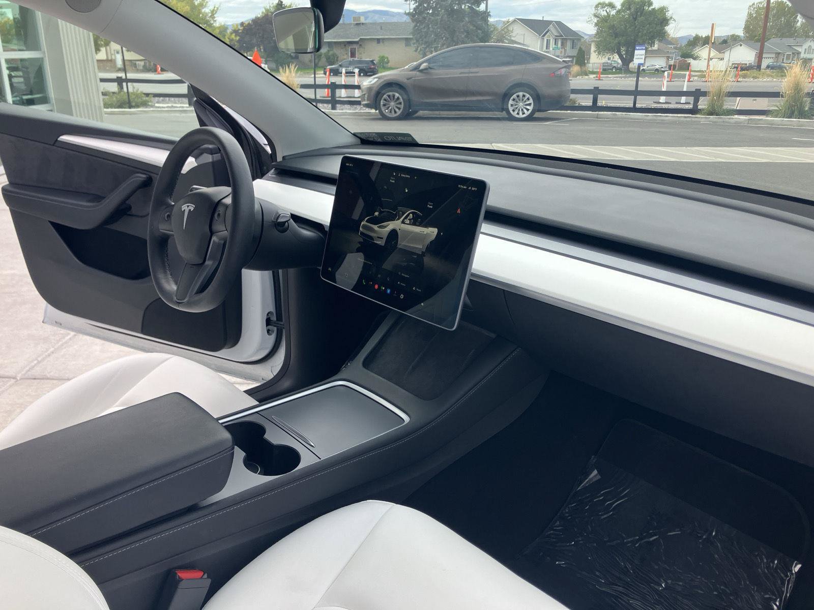 Used 2023 Tesla Model Y Performance AWD/4WD image 22