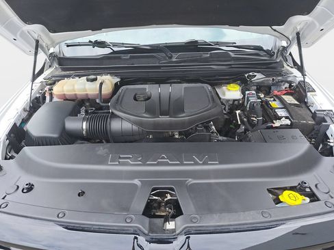 Used 2025 RAM 1500 Big Horn AWD/4WD image 29