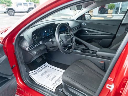 Used 2024 Hyundai Elantra SEL w/ Convenience Package FWD image 15