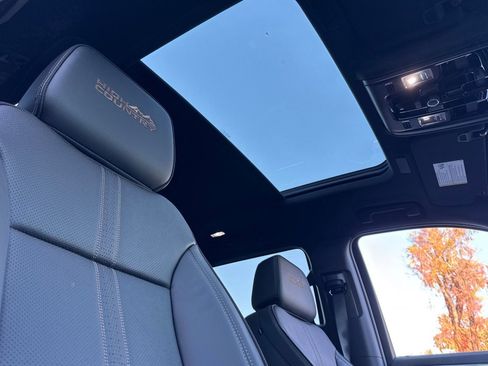 New 2026 Chevrolet Tahoe High Country AWD/4WD image 17
