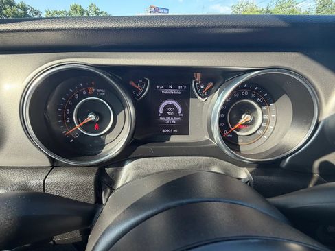 Used 2022 Jeep Wrangler Unlimited Sport AWD/4WD image 17