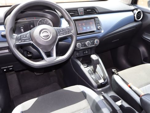 Used 2024 Nissan Versa SV FWD image 4