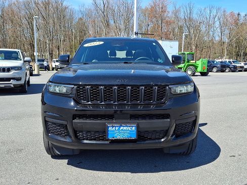 Used 2023 Jeep Grand Cherokee L Laredo image 2