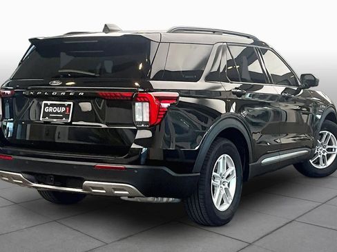 Used 2025 Ford Explorer Active w/ Active Comfort Package RWD image 12
