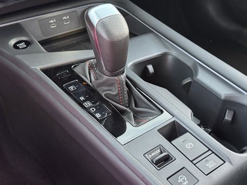 New 2026 Nissan Sentra SR w/ Floor Mat Package FWD image 15