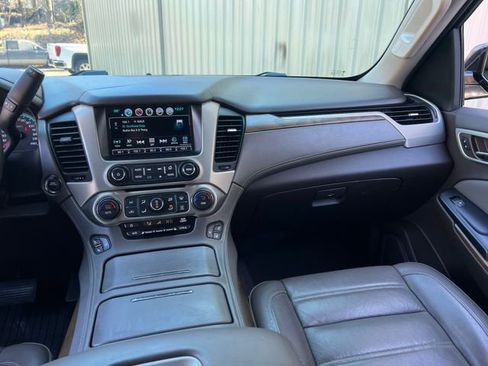 Used 2020 GMC Yukon XL Denali w/ Denali Premium Package image 16