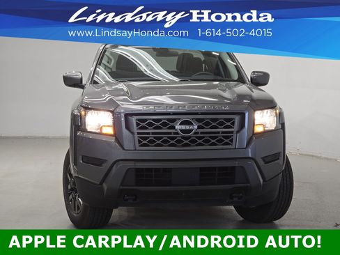 Used 2023 Nissan Frontier SV image 3