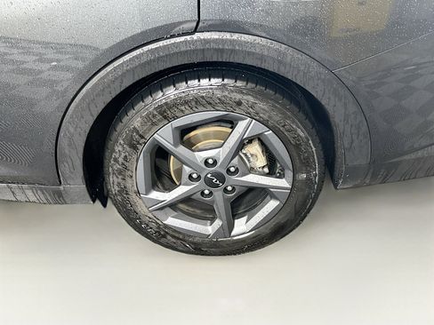 Used 2025 Kia K4 LXS image 11