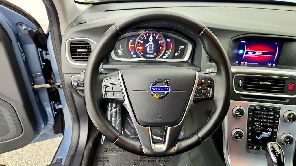 Used 2018 Volvo V60 T5 Cross Country w/ Convenience Package AWD/4WD image 13