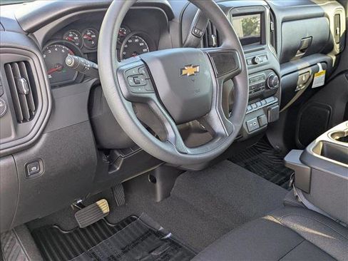 New 2025 Chevrolet Silverado 1500 Custom image 3