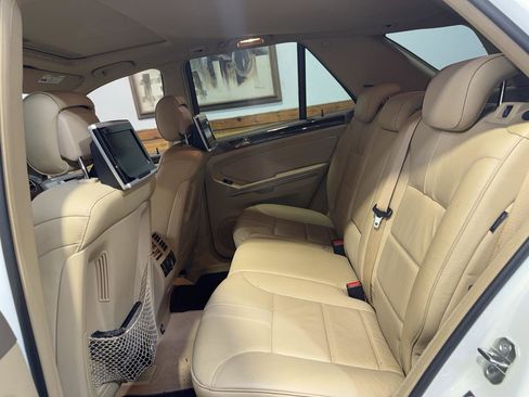 Used 2010 Mercedes-Benz ML 550 4MATIC image 23