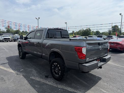 Used 2017 Nissan Titan PRO-4X AWD/4WD image 7
