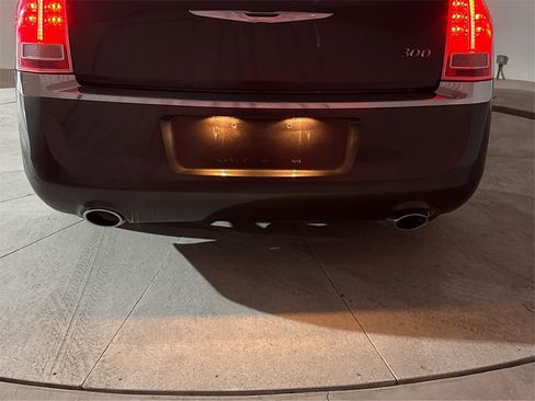 Used 2014 Chrysler 300 Uptown Edition w/ Quick Order Package 22M image 27