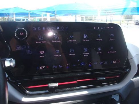 Used 2025 Chevrolet Silverado EV RST AWD/4WD image 26