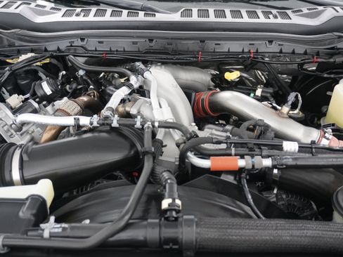 Used 2023 Ford F350 Lariat w/ Chrome Package image 35