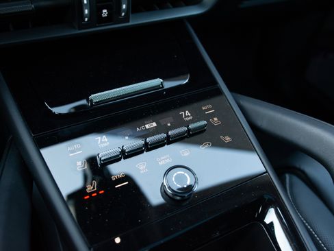 Certified 2025 Porsche Cayenne GTS image 23