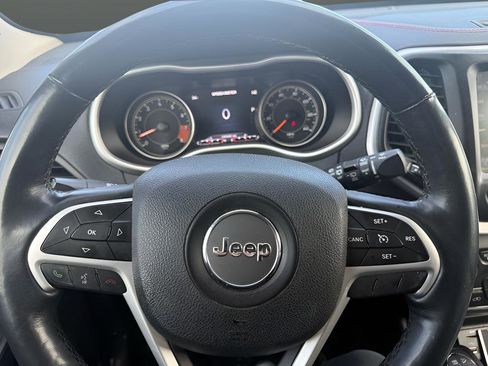 Used 2015 Jeep Cherokee Trailhawk w/ Comfort/Convenience Group image 13