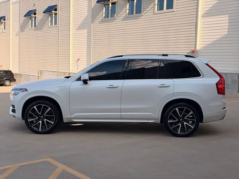 Used 2018 Volvo XC90 T6 Momentum w/ Momentum Plus Package AWD/4WD image 6
