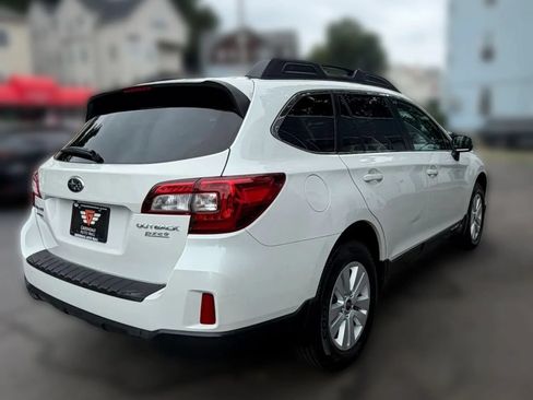 Used 2017 Subaru Outback 2.5i Premium AWD/4WD image 7