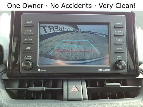 Used 2021 Toyota RAV4 LE image 19