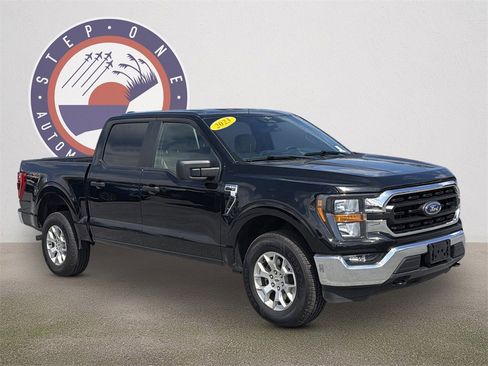 Used 2023 Ford F150 XLT image 2