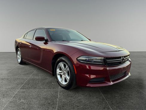 Used 2017 Dodge Charger SE RWD image 9