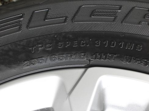 Used 2019 Chevrolet Traverse LT FWD image 38