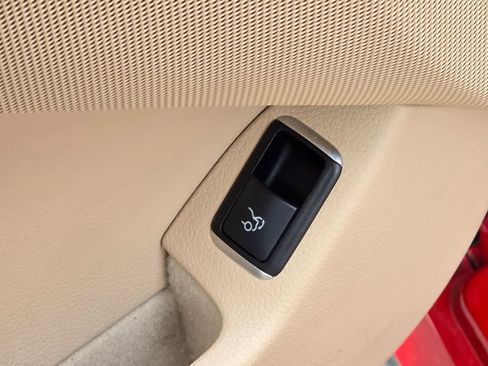 Used 2013 Mercedes-Benz SL 550 image 29