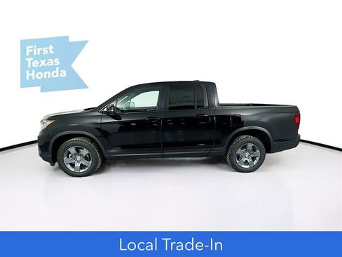 Used 2025 Honda Ridgeline TrailSport image 4