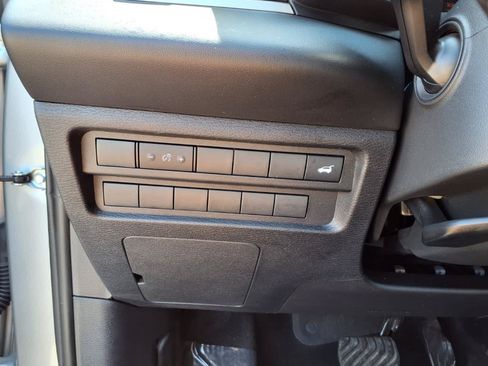 Used 2025 Mitsubishi Outlander AWD image 19