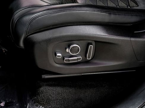 Used 2018 Land Rover Range Rover Sport SVR image 49