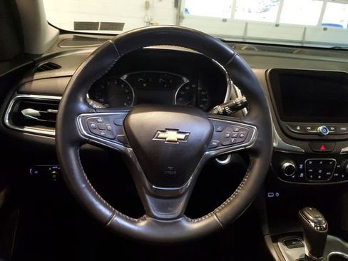 Used 2019 Chevrolet Equinox LT w/ Sun & Navigation Package AWD/4WD image 16