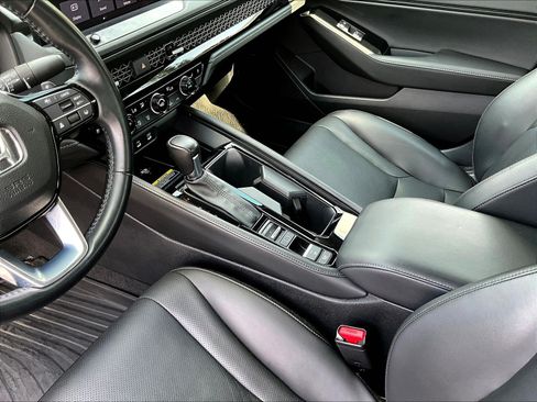 Used 2023 Honda Accord Touring image 18