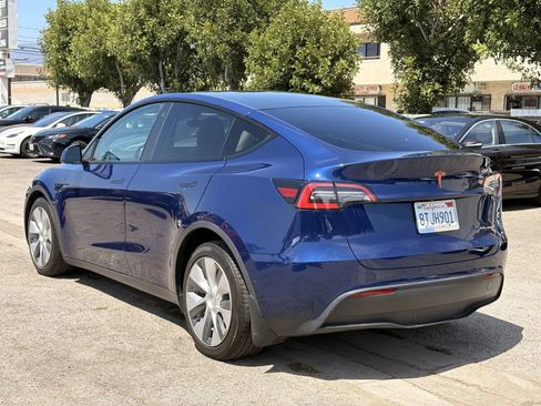 Used 2021 Tesla Model Y Long Range AWD/4WD image 2