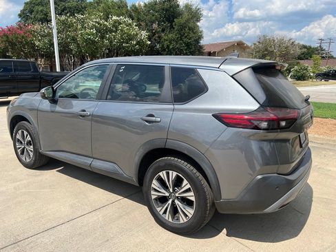 Used 2023 Nissan Rogue SV FWD image 8