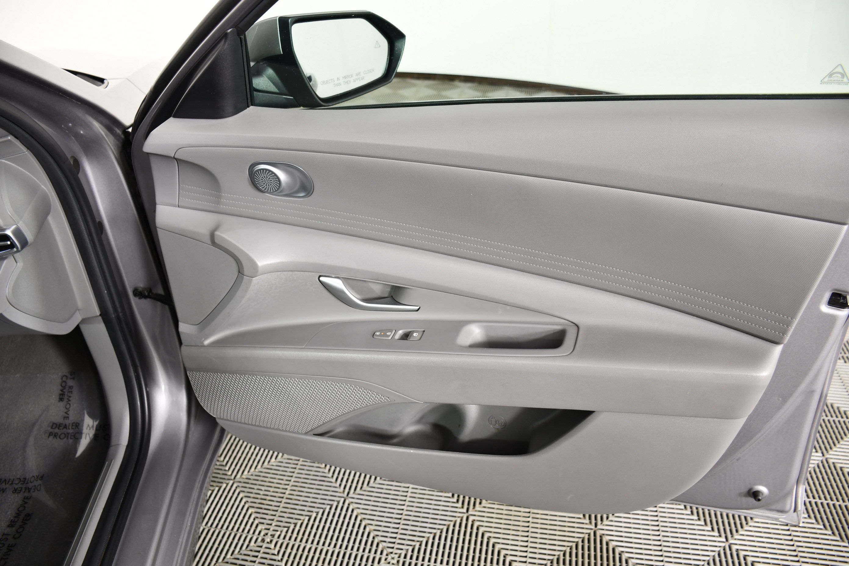 Used 2024 Hyundai Elantra SEL FWD image 40