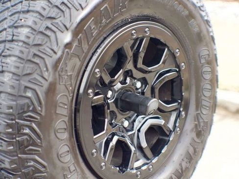 Used 2023 Ford Bronco Wildtrak image 15