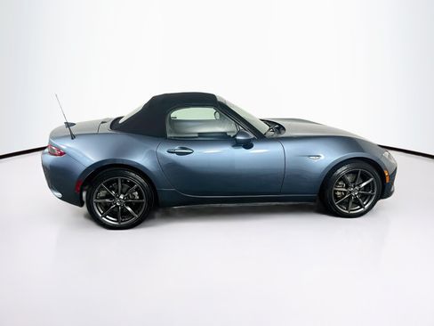 Used 2017 MAZDA MX-5 Miata Grand Touring RWD image 10