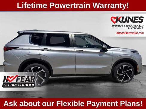 Used 2022 Mitsubishi Outlander SE AWD/4WD image 17