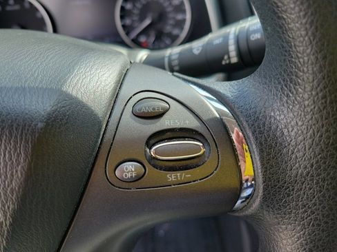 Used 2022 Nissan Murano S image 25