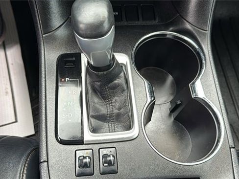 Used 2017 Toyota Highlander FWD V6 image 21