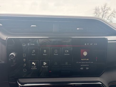 Used 2024 GMC Sierra 2500 AT4 w/ AT4 Preferred Package image 14