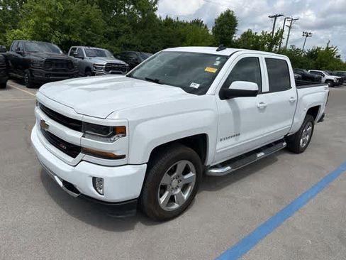 Used 2018 Chevrolet Silverado 1500 LT w/ All Star Edition AWD/4WD image 2