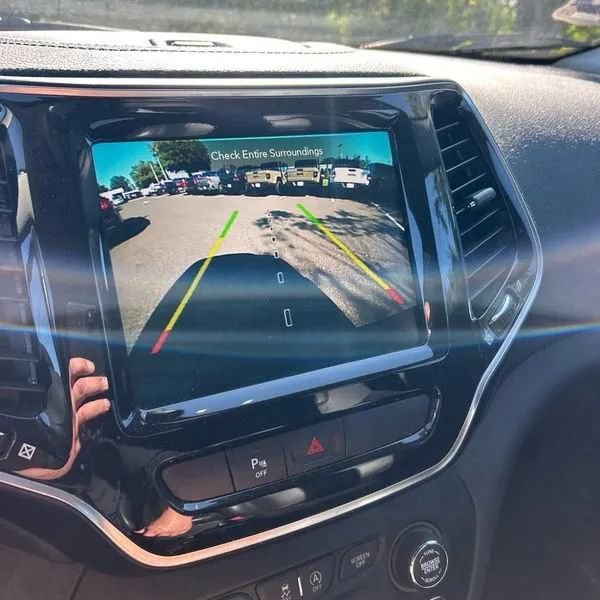 Used 2019 Jeep Cherokee Limited AWD/4WD image 17