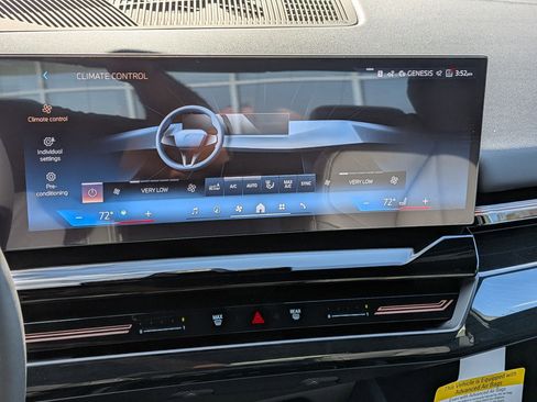 New 2026 BMW 530i xDrive w/ Premium Package image 25