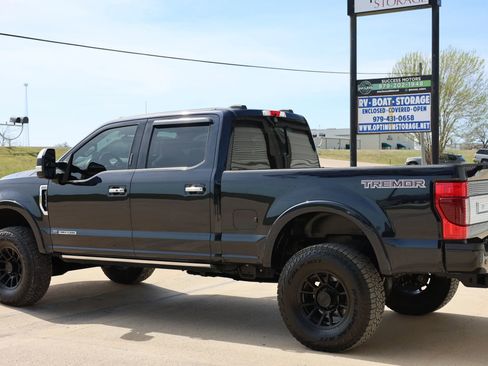 Used 2021 Ford F350 Platinum w/ Tremor Off-Road Package AWD/4WD image 6
