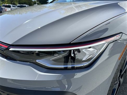 New 2025 Volkswagen GTI SE image 9