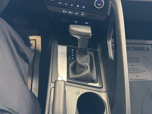 Used 2022 Hyundai Elantra SEL image 44