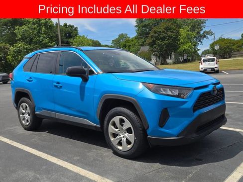 Used 2020 Toyota RAV4 LE FWD image 1