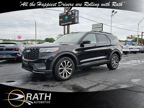 Used 2025 Ford Explorer ST-Line AWD/4WD image 1